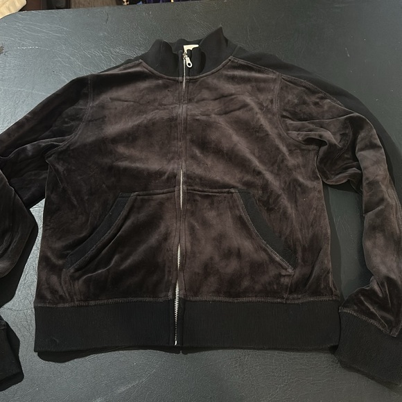 Sweet Romeo Sweatshirt - Picture 7 of 12